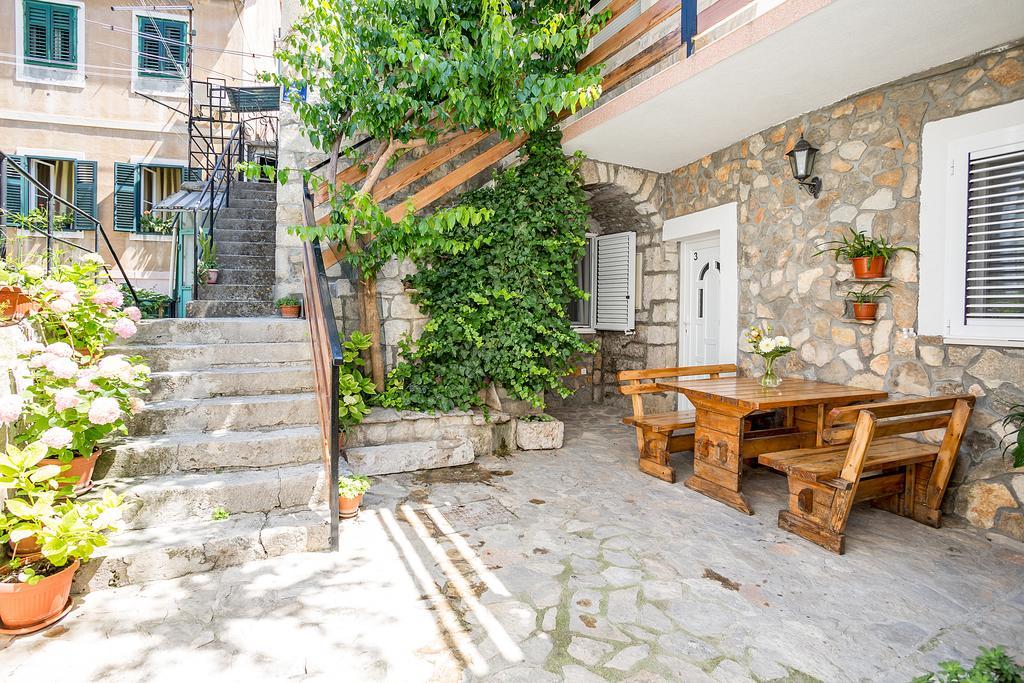 חוואר Apartments Sara מראה חיצוני תמונה