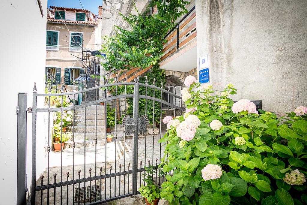 חוואר Apartments Sara מראה חיצוני תמונה