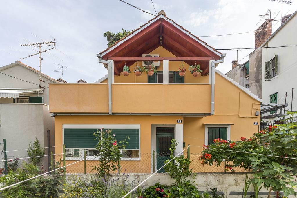 חוואר Apartments Sara מראה חיצוני תמונה